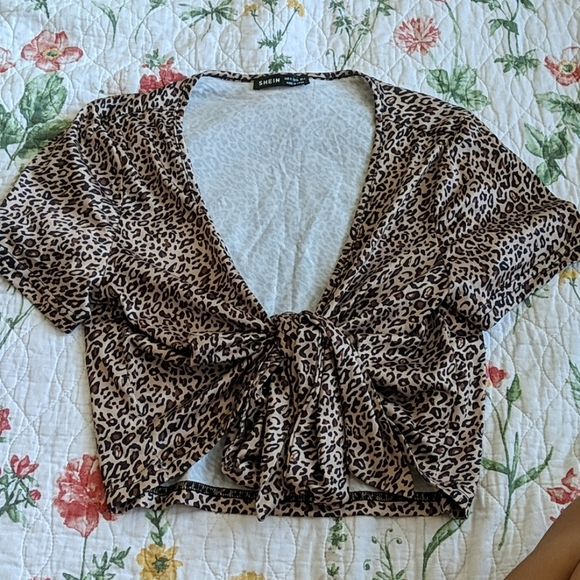 SheIn leopard crop - Picture 3 of 5